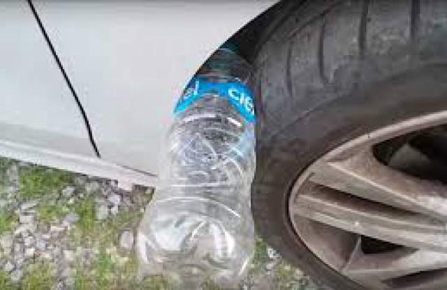Ако видите пластмасова бутилка в гумата си, бързо се обадете в полицията!