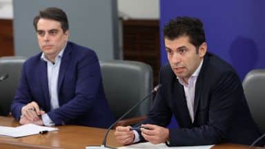 Станислав Младенов: Избирателите трябва да са напълно наясно, че новият проект на Петков и Василев е типично десен Топ10