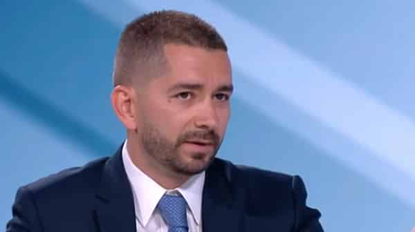 Слави Василев: Българинът се е изморил от това да няма за кого да гласува, а не от ходенето до урните Топ10