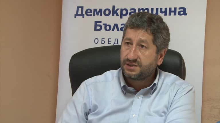 Христо Иванов: Ако Демократична България има кандидат за президент, тя ще го обяви в последния момент. Няма опция за подкрепа на Румен Радев Топ10