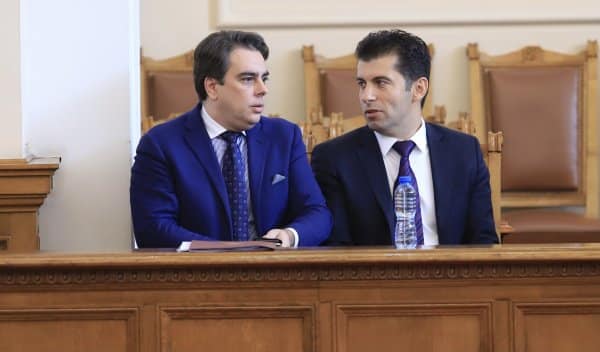 Асен Василев: Два-три дни ще мислим с Петков как да се включим в политиката