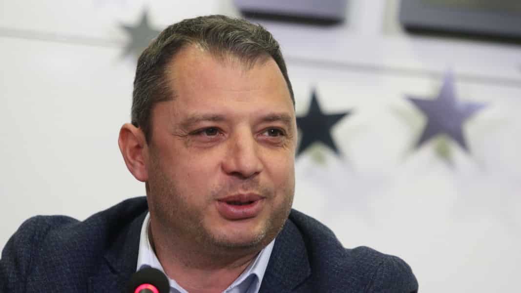 Делян Добрев: Правителството трябва да подаде оставка