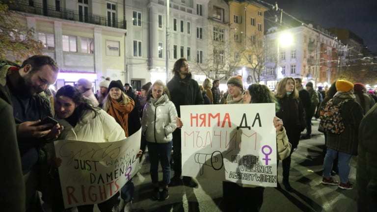 Напрежение на протеста срещу насилието над жени в София