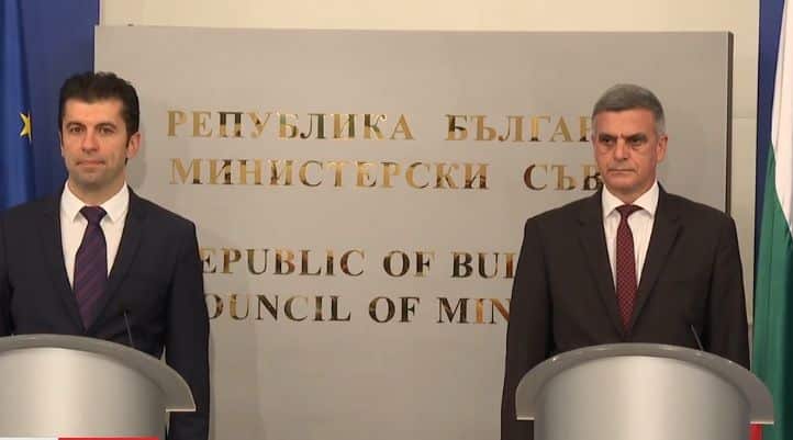 Премиера Кирил Петков разочарова доста хора,докато Янев изразява мнението на милиони българи