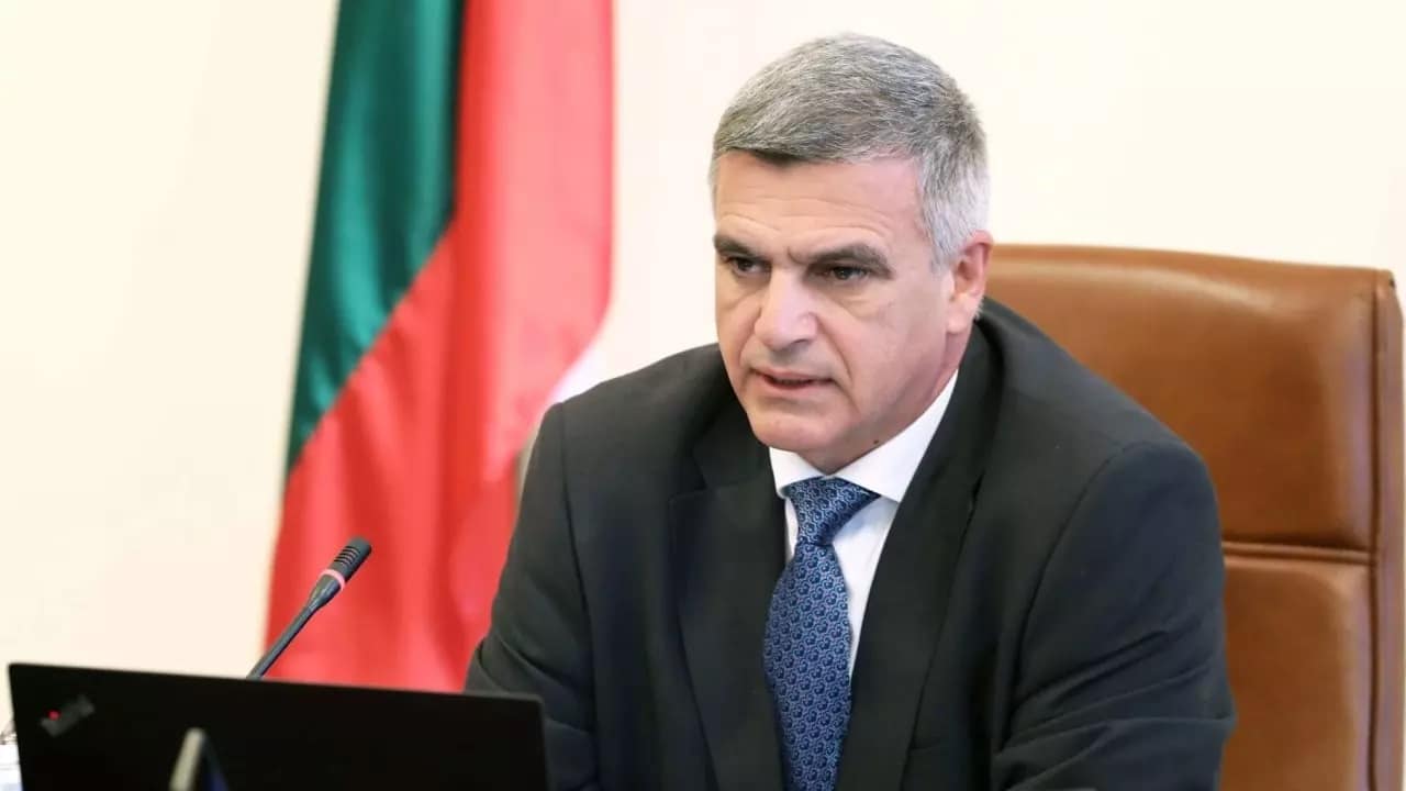 Янев отсече: На територията ни ще се разположат български войски, няма да идват чужди