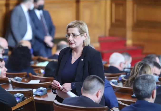 Правната комисия в парламента попари мераците на "Възраждане" депутатите да се тестват за наркотици