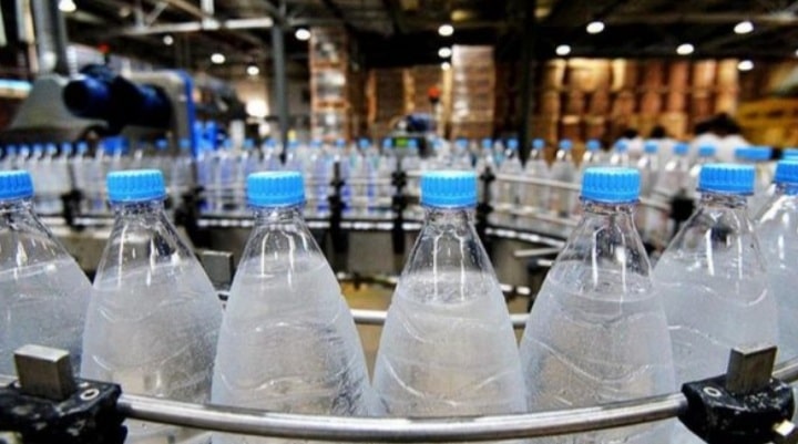 Най-голямата измама в историята на човечеството – бутилираната вода-