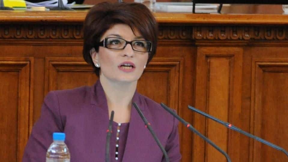 Десислава Атанасова: Взехме решение, което потвърждава позицията на всички парламентарно представени сили