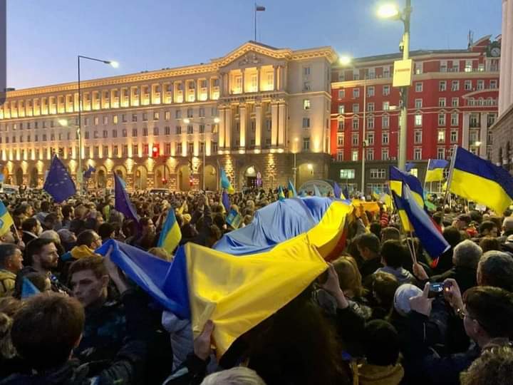 Елена Гунчева: Имаше украинско немирно шествие във Варна,призоваваха за насилие