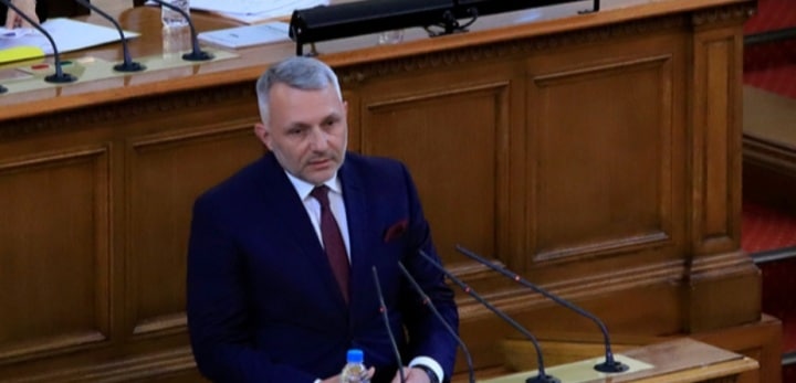 Николай Хаджигенов: Искаме страната ни да подпомогне с въоръжения, които са в нашите възможности, за защитата на украинския народ