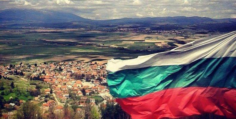 Елена Гунчева: Мислете за България! Тя е важната