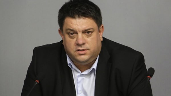 Атанас Зафиров: Това, че няма да изнасяме оръжия за Украйна е победа за българското общество