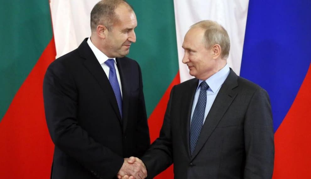 Илиян Василев: Представяте ли си в какъв дълбок плен на Путин е нашия президент Радев