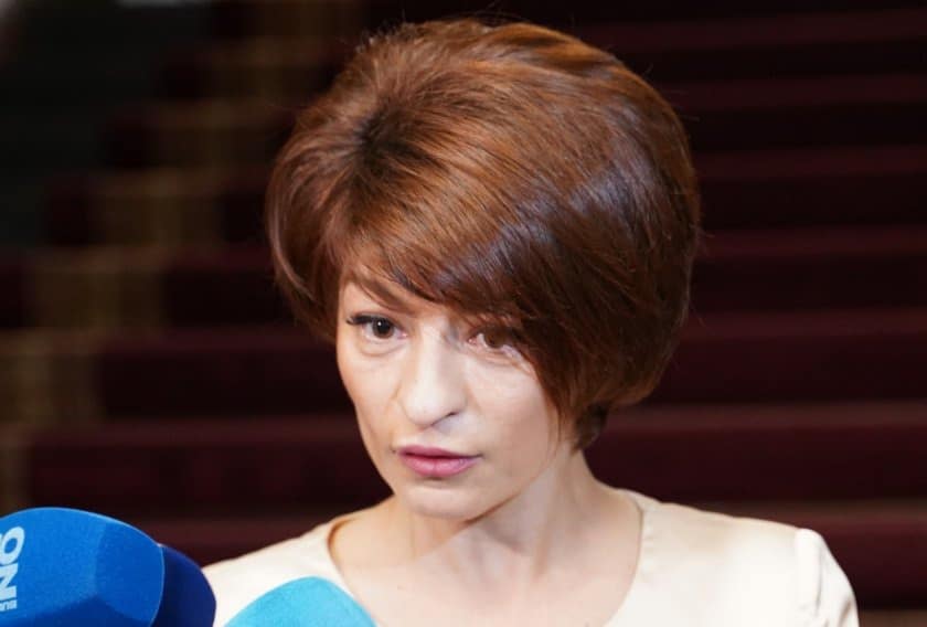 Десислава Атанасова: Петков ни повлече до такава степен, че България ще катастрофира