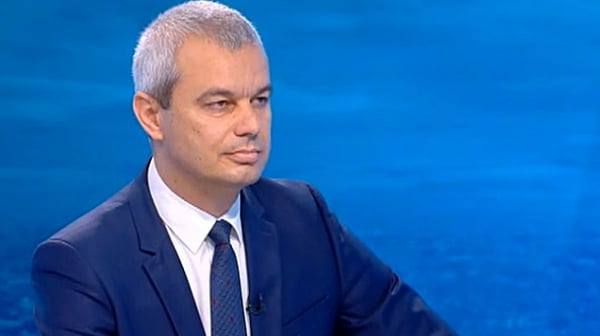 Костадин Костадинов: Призоваваме Кирил Петков моментално да напусне страната