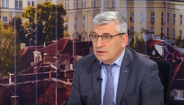 Илиян Василев: Не бързайте да определяте разрива между Борисов и Гешев като окончателен и необратим
