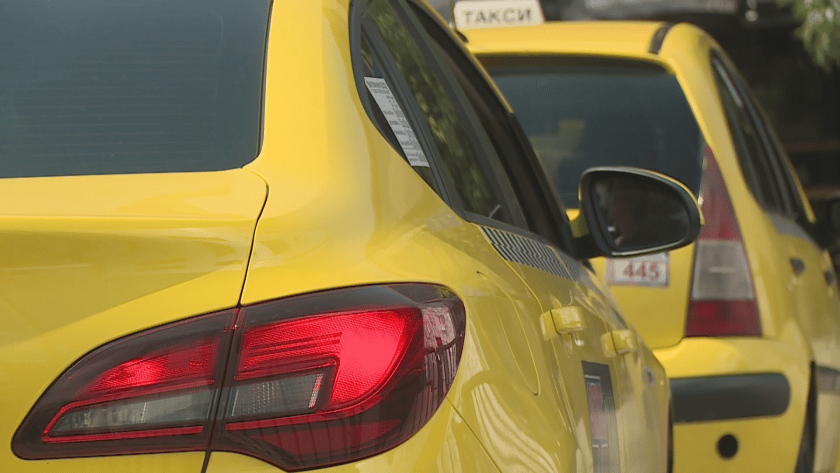 Увеличение на цената на таксиметровите услуги гласуват в столичния Общински