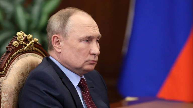 Руският президент Владимир Путин е отслабен от погрешното според Запада решение за