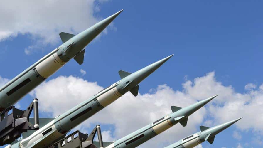 Русия вероятно е получила ирански бойни ракети“, това предположи израелската