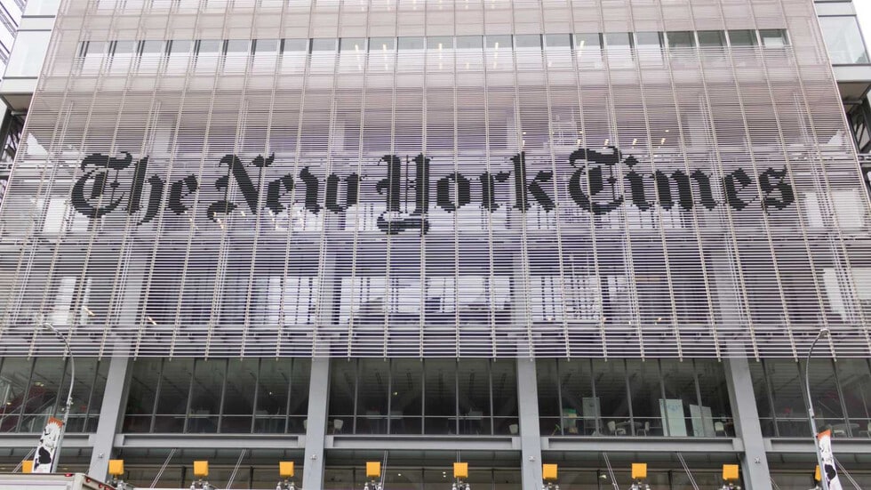 Мъж с брадва и меч се опита да влезе в редакцията на „Ню Йорк таймс“