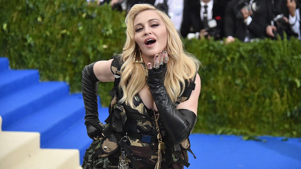 Американската певица Мадона обожава да провокира публиката с поведение и