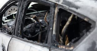 Две коли са били подпалени тази нощ в София