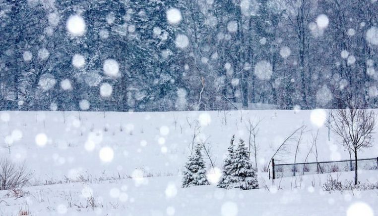 Сняг заваля над заслона Тевно езеро“, намиращ се в Пирин