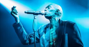 Почина вокалистът на Faithless Макси Джаз