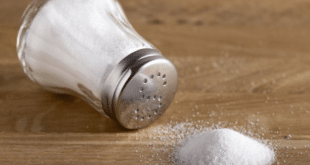 Защо тялото понякога се нуждае от повече сол? Ето кога има основателна причина