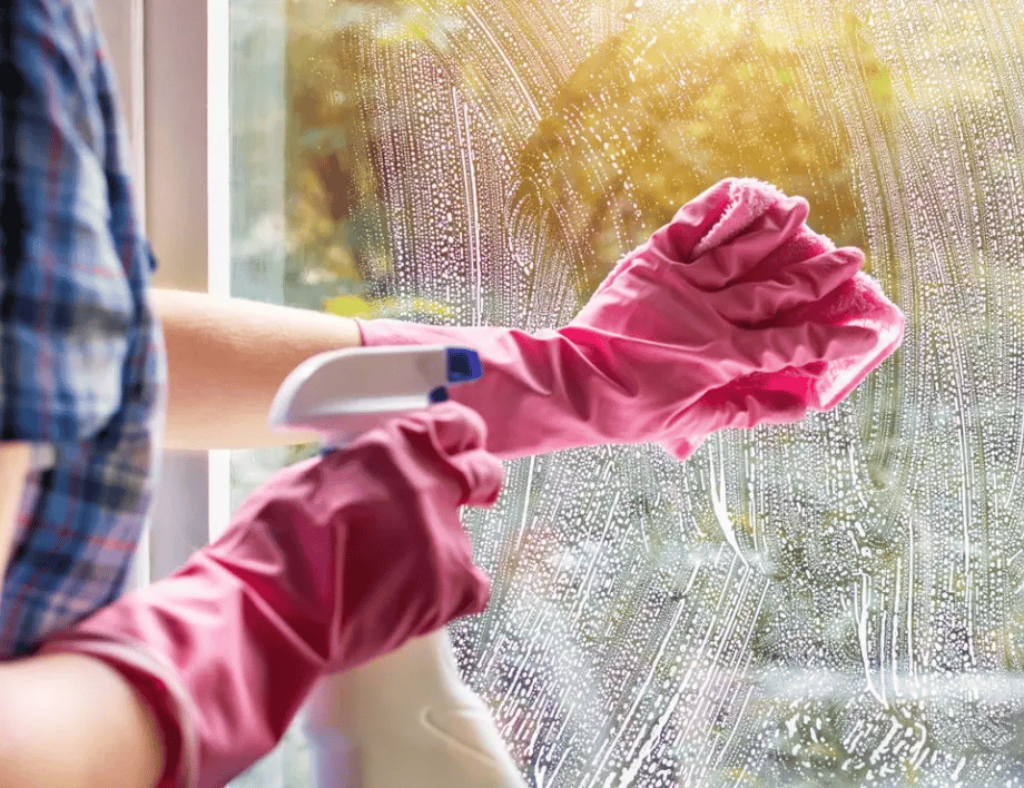 Хитрите домакини всяка есен почистват прозорците с това и те остават чисти до пролетта!