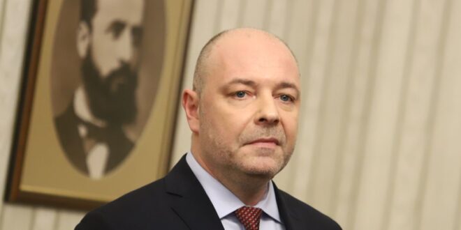 Политолог: Проф. Габровски ще бъде изгорен като кандидат за премиер