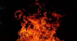 Пожар в търговски обект в Пловдив, има пострадал