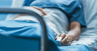 Мъж е в болница след удар с плочка във Видин