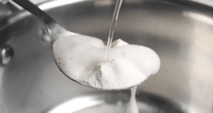 Сода бикарбонат е спасител срещу стомашните киселини: Магистър по фармация разкрива дали това е истина