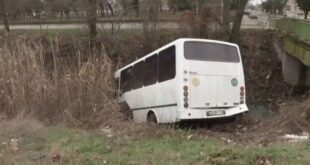 ЕКСКЛУЗИВНО: Видео от момента на катастрофата с автобус в Сливенско
