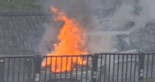 Кола избухна в пламъци в час пик в Пловдив