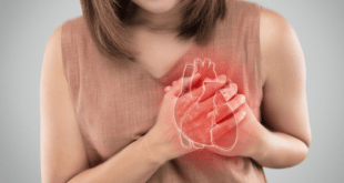 Кардиолог предупреди: Ако забележите този симптом, докато лежите по гръб, сърцето ви не работи правилно!