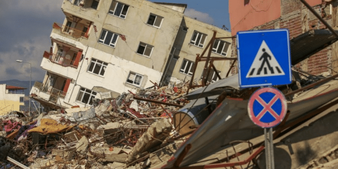 Възможно земетресение в Истанбул: Турски геолог казва, че ако голямо земетресение не удари известния град, това ще бъде изненада