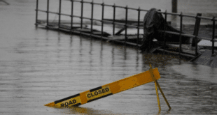 Силен дъжд причини наводнения: Най-големият град в Австралия е под вода, властите предупреждават, че най-лошото предстои