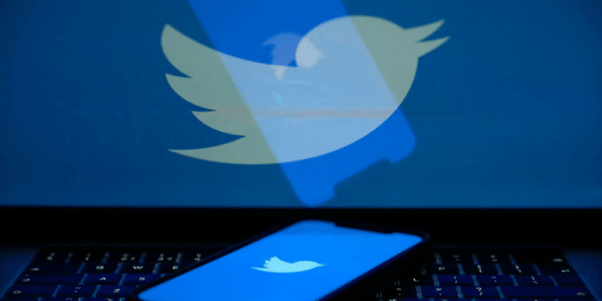 Американските демократи заплашват с арест журналист, който публикува файлове в Twitter