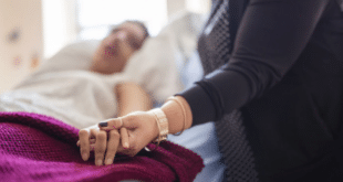 Казаха й, че ще умре без нов бъбрек: Кучето й спаси живота