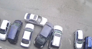 Шофьор се заби в паркирани коли при опасен дрифт в жилищен квартал в Ямбол
