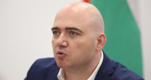 Министър Илин Димитров: Нашето бъдеще е свързано с образованието на кадрите