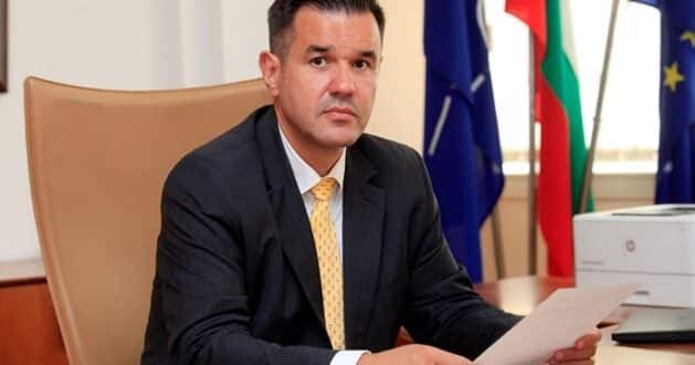 Министър Никола Стоянов: Започваме проверки на фирмите за бързи кредити