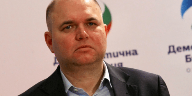 Владислав Панев: Не вторият мандат, а служебният кабинет на Радев е дискредитиран. Ако има нови избори, това ще му е шестият. Услади му се