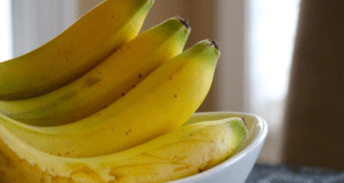 Не изхвърляйте банановата кора: Ценна е за домакинството, ето как можете да я използвате-