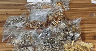 Удар на митничари от златни накити за над 480 000 лева в тайник на автобус