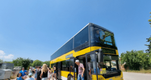 За пореден уикенд: Стотици пътници в двуетажния автобус до парк "Врана"