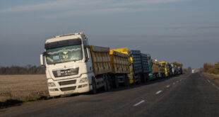 Украински камиони създадоха задръстване в Молдова: Почти 80 процента натоварени със зърно