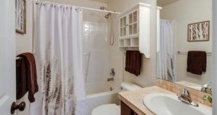 Ефективно средство за мухъл в банята: Направете го сами, като използвате 4 съставки, които вече имате у дома